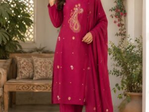 Made from pure cotton, this elegant kurti set is the perfect blend of comfort,